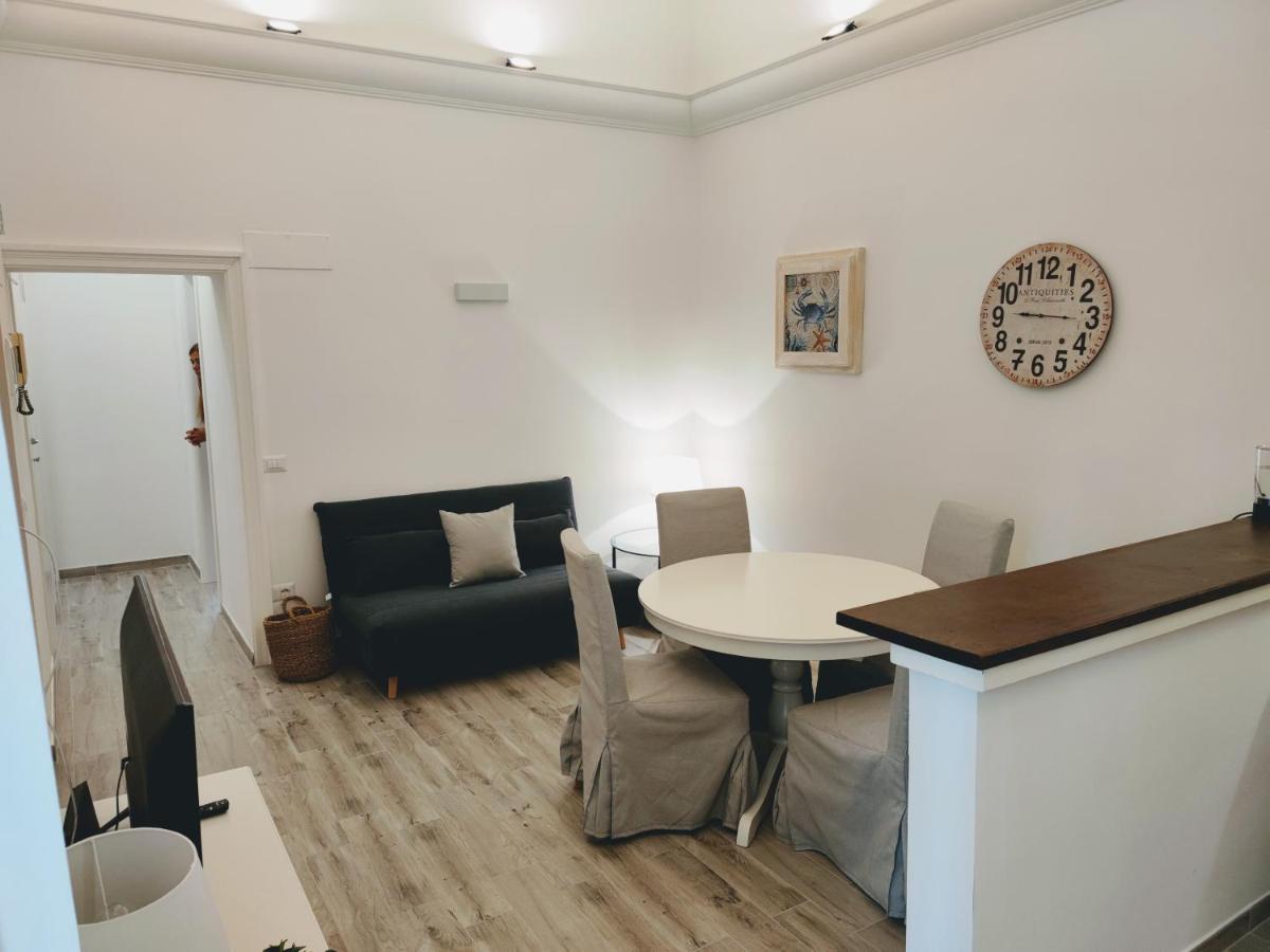 Christy Suite Elegante Appartamento Nel Centro Storico Di Anzio Buitenkant foto