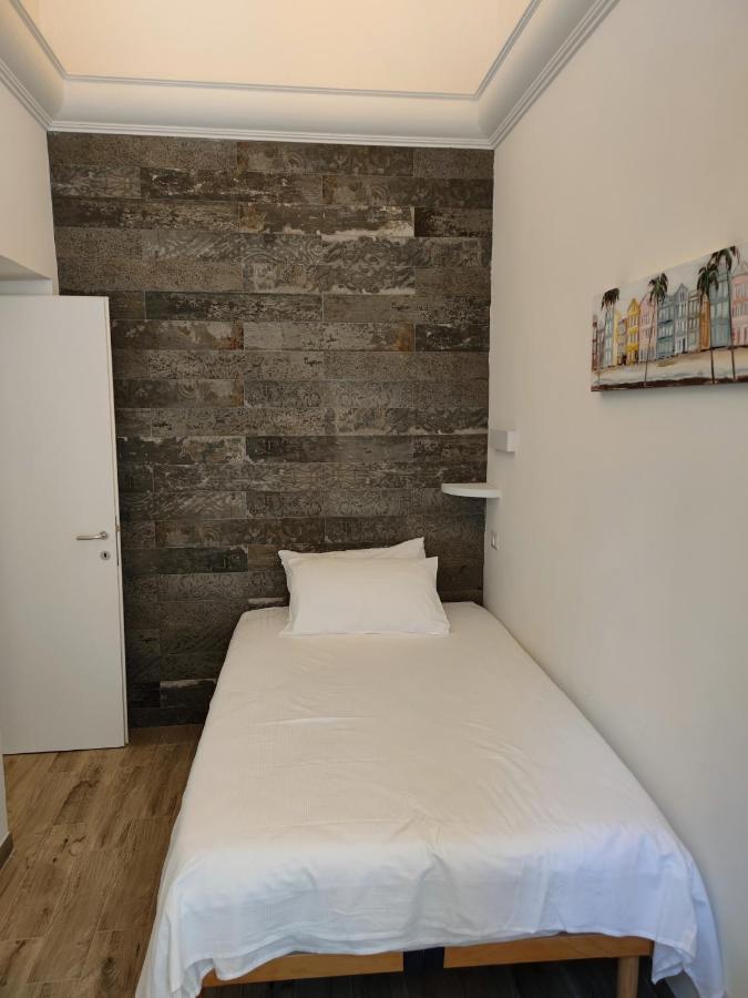 Christy Suite Elegante Appartamento Nel Centro Storico Di Anzio Buitenkant foto